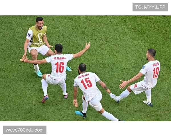 美国伊朗足球明星联手搞笑大赛引发全球球迷热议与欢笑 美国伊朗足球明星联手搞笑大赛引发全球球迷热议与欢笑